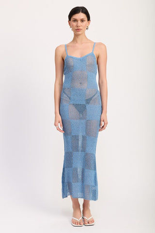 side profile periwinkle blue checkerboard maxi dress showing silhouette and sweetheart neckline from side